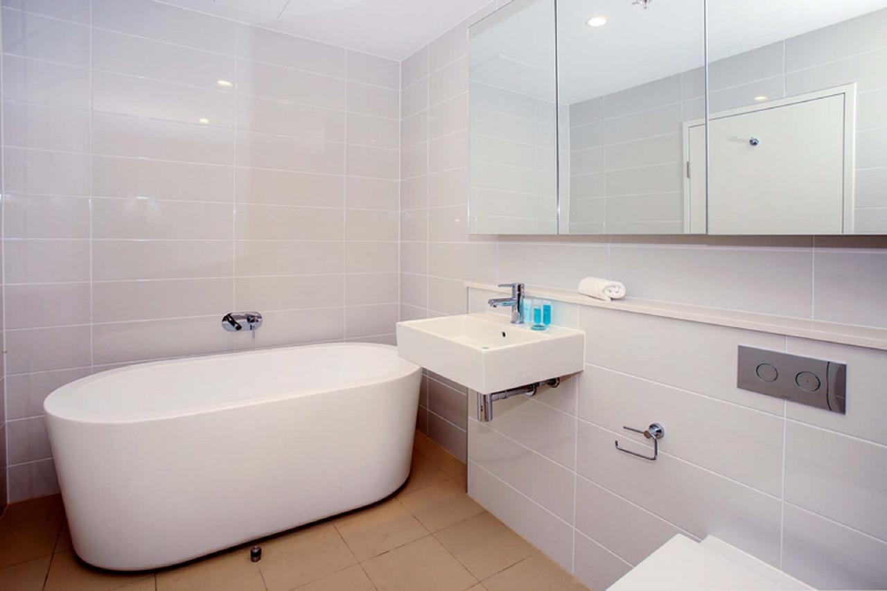 Gadigal Groove - Modern And Bright 3Br Executive Apartment In Zetland With Views Сідней Екстер'єр фото